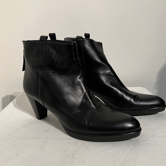 Stuart Weitzman Renew Leather Boots Size 8 - Picture 1 of 5